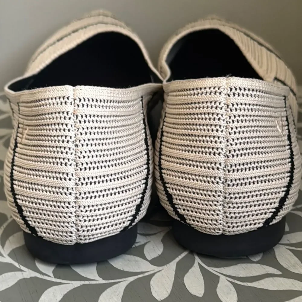 Vivaia Pointed Toe Striped Flats sz 42